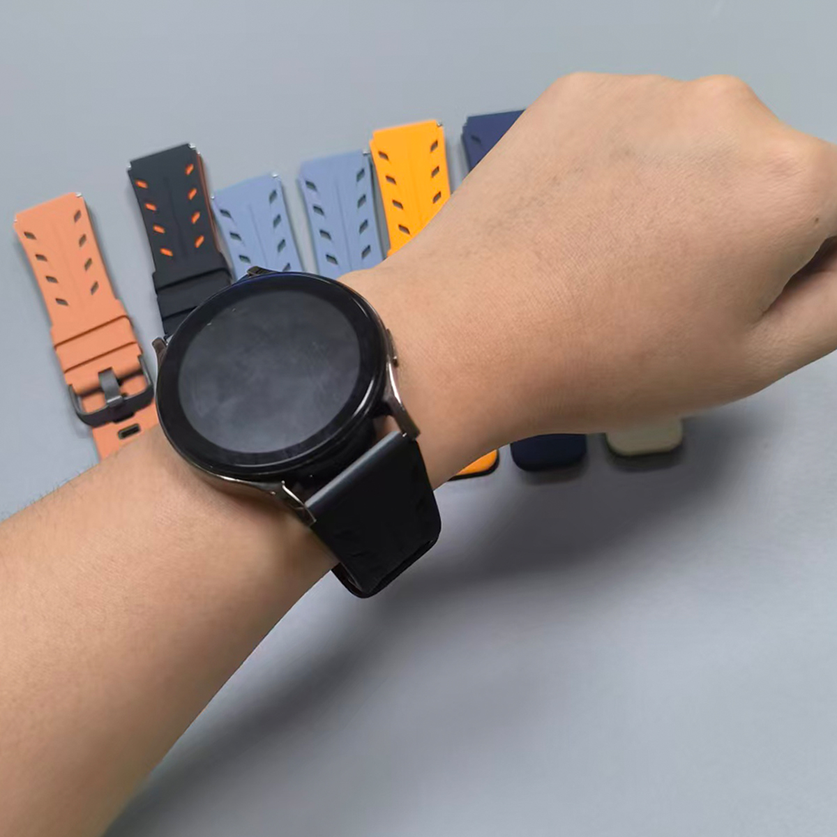 22 ミリメートルシリコンストラップ POLAR VANTA - Titan Watches Smartwatch のレビューと価格
