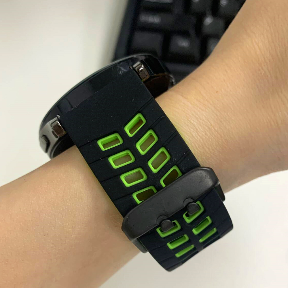 シリコーンスマートソフトストラップポーラーグリット X/X2 - Titan Watches Smartwatch のレビューと価格