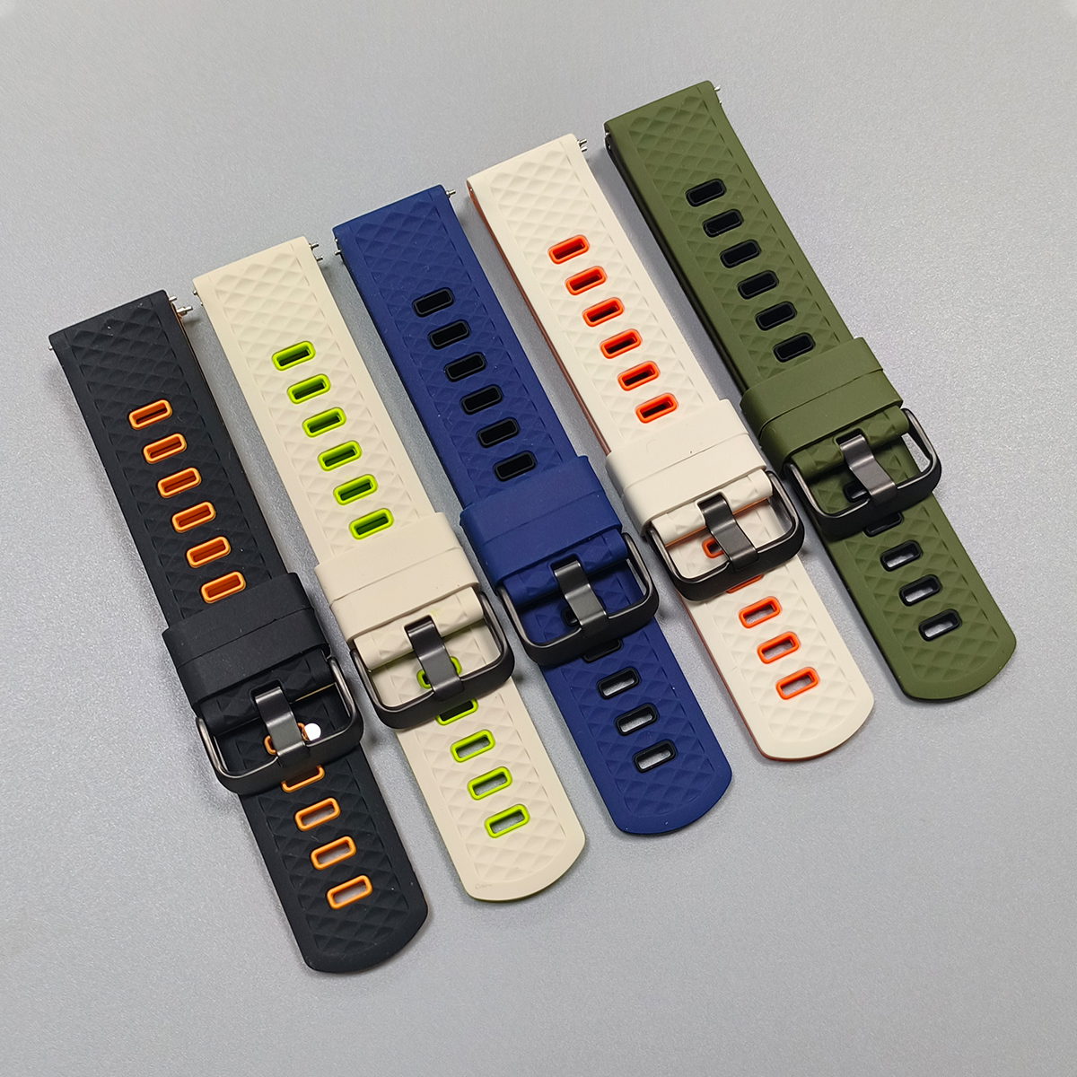 シリコンストラップ 22mm POLAR Vantage M - Titan Watches Smartwatch のレビューと価格